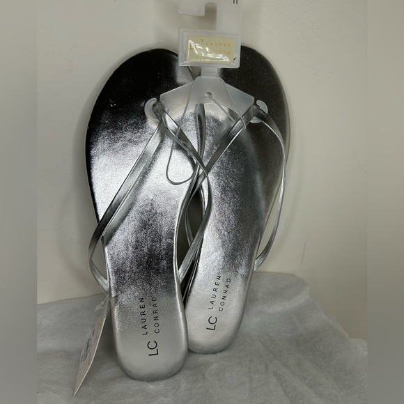 LC Lauren Conrad Shoes - LC Lauren Conrad Thong Slippers Sz 11 Silver
